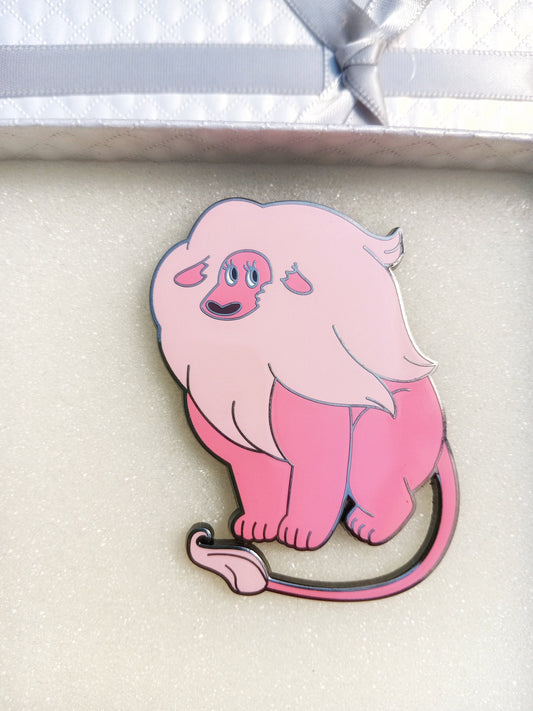 Pin Lion