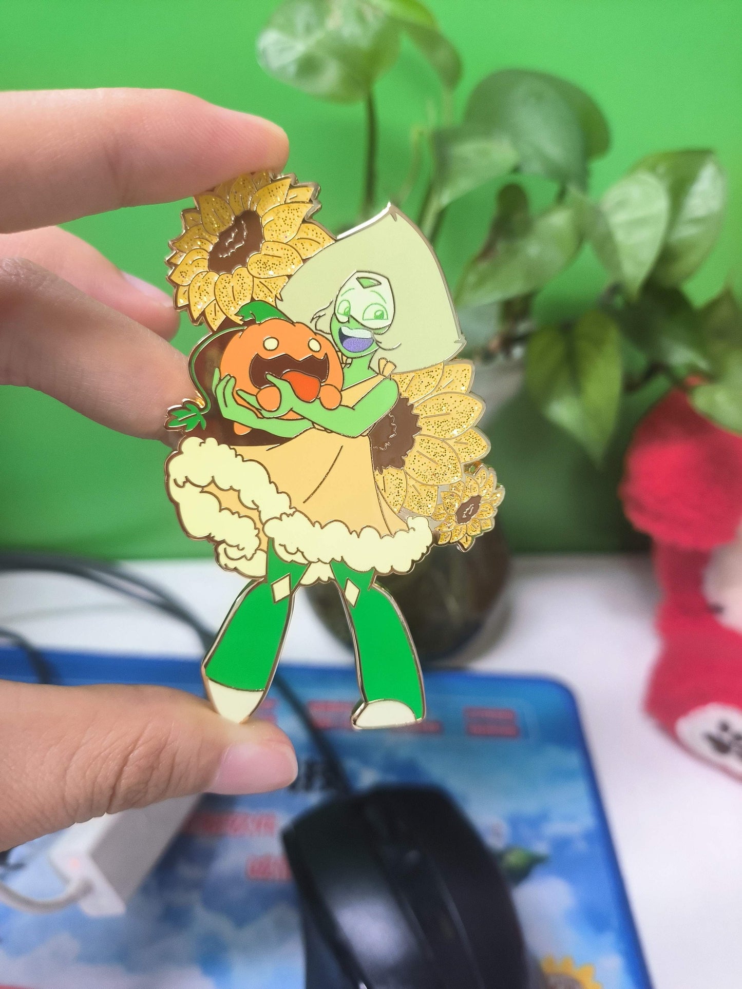 "Flower girl" - enamel pin